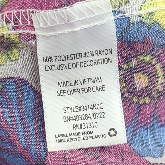 *NWT* AGB Floral Lightweight Top w/Lace Detailing, size 3X - Picture 8 of 8